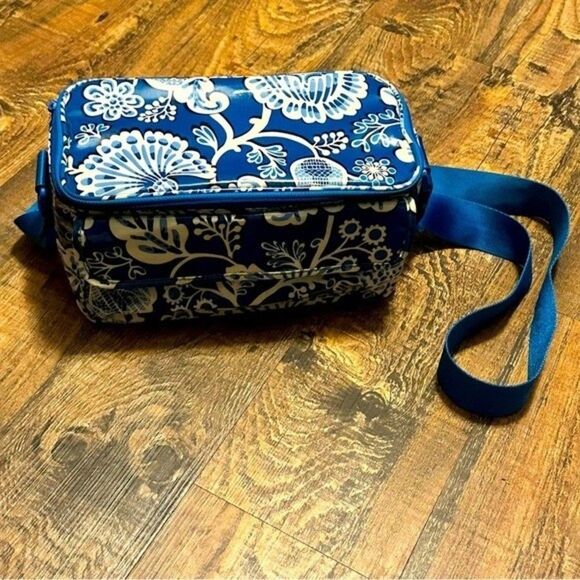 Vera Bradley Insulated Mini Cooler Lunch Bag​ - Picture 2 of 6